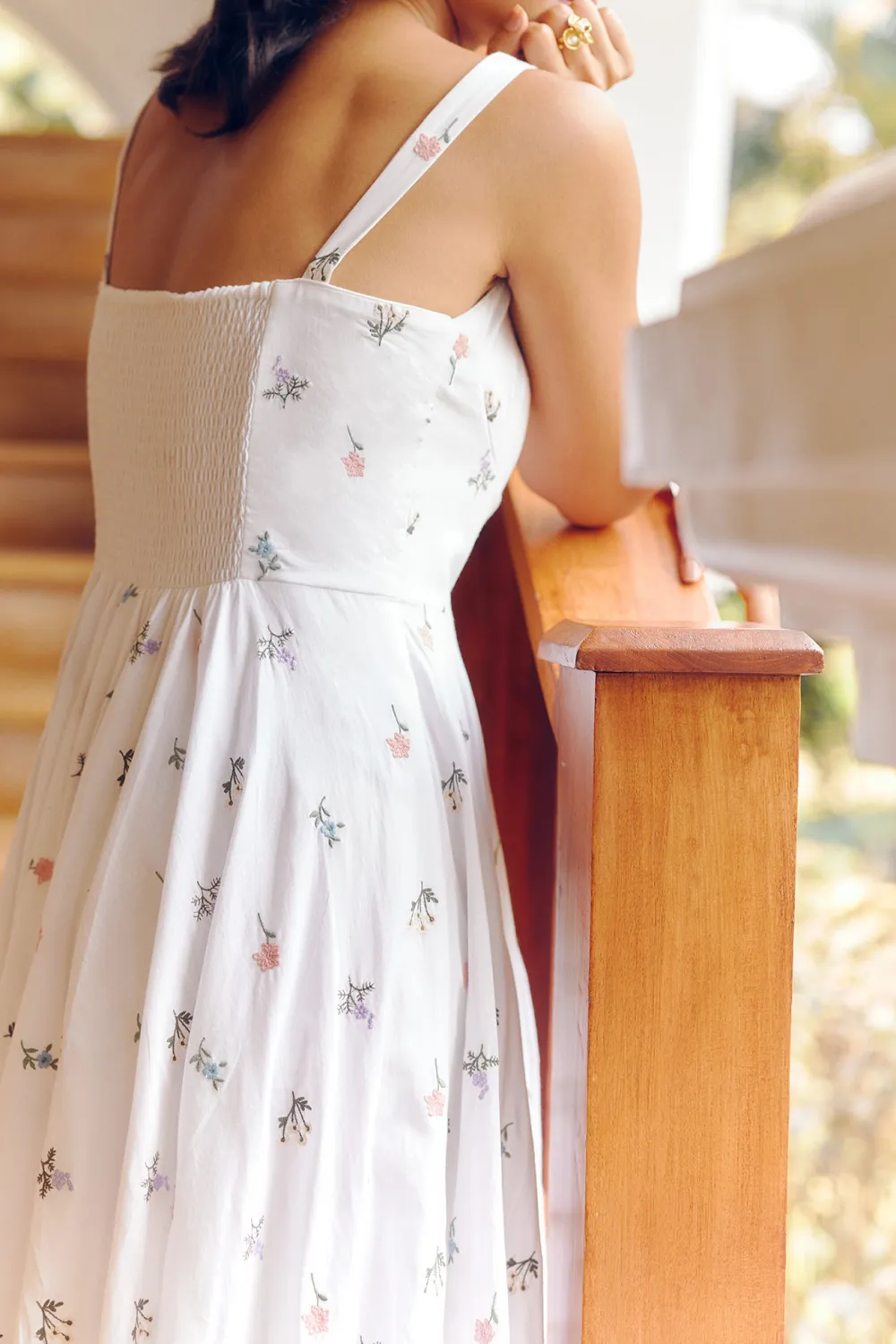 White Sleeveless Casual Style  Dress