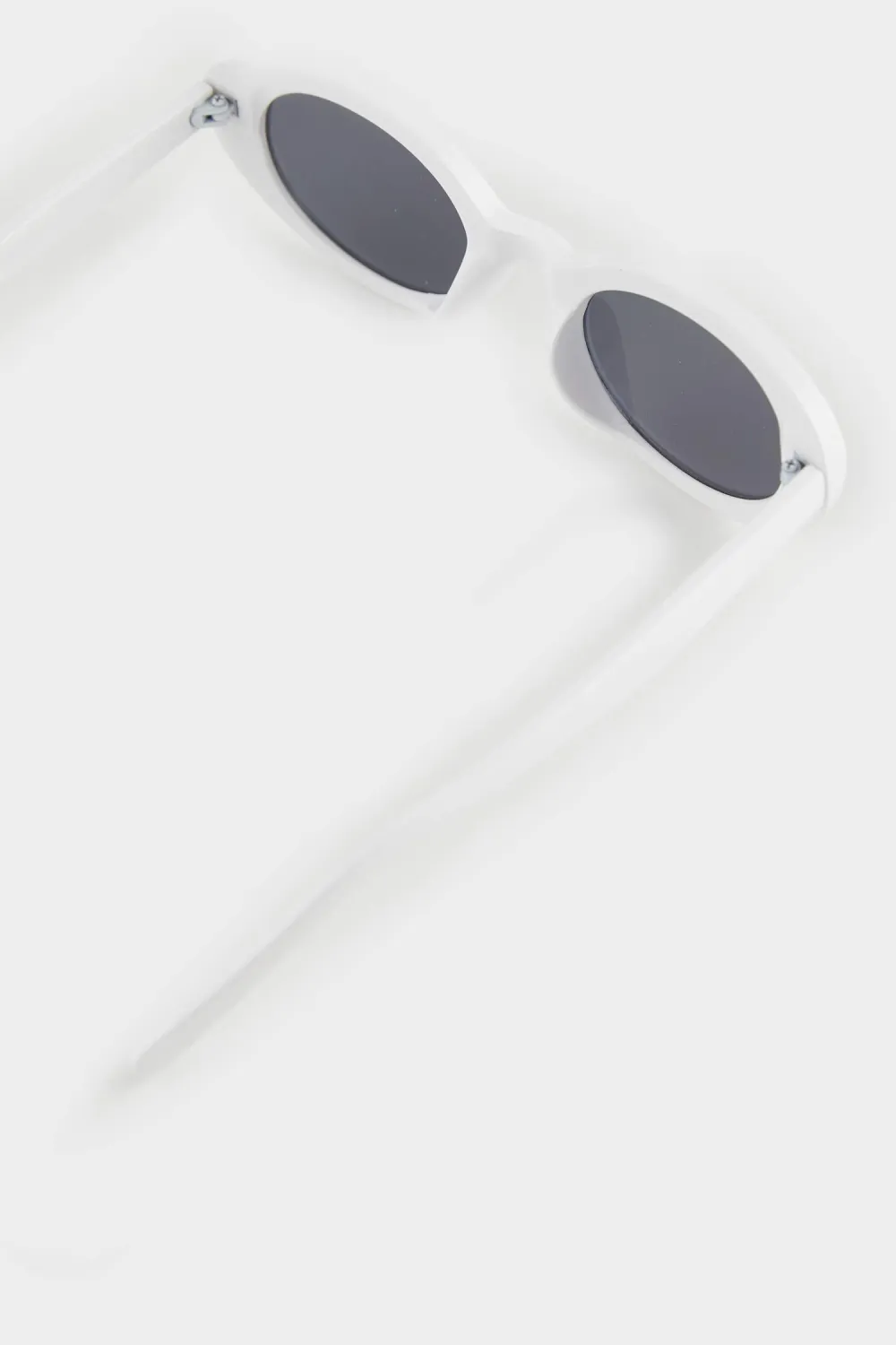 Oval-Shaped White-Framed Sunglasses